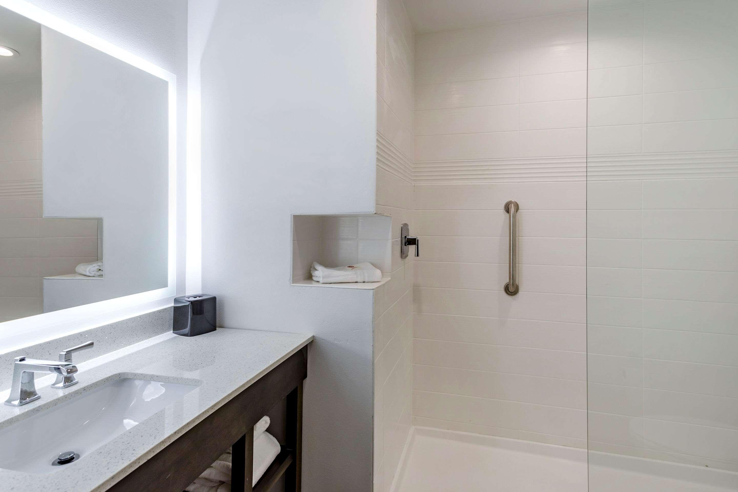 Comfort Inn & Suites Olive Branch Esterno foto